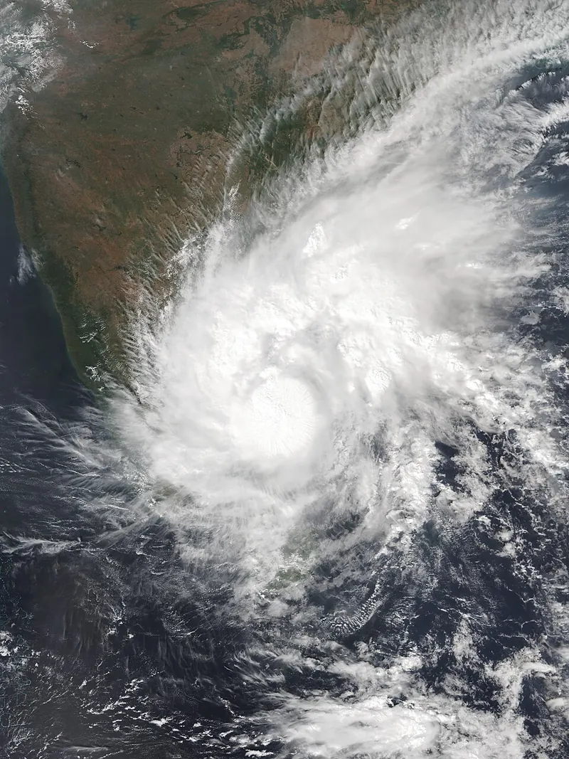 Cyclone Nivar makes landfall near Marakkanam