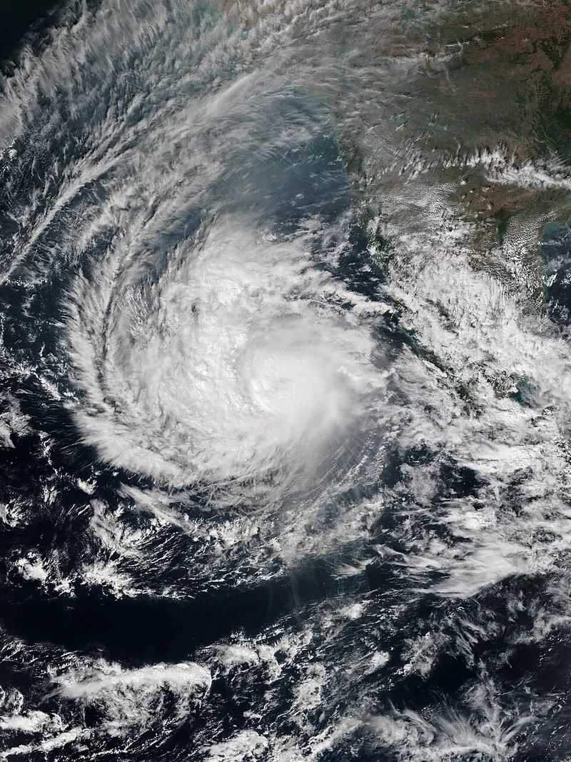 Cyclone Ockhi strikes Kanyakumari