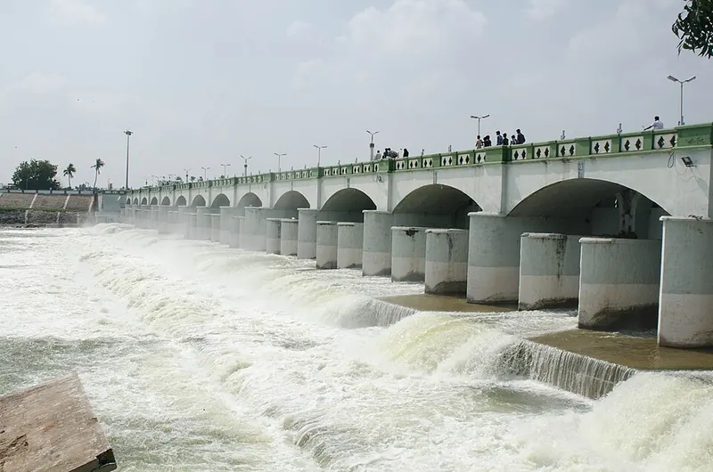 Company engineers begin remodelling the Grand Anicut