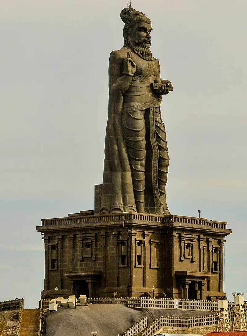Glass bridge links Thiruvalluvar Statue and Vivekananda Rock